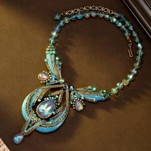 🩵 NEW Sparkling & Elegant Blue and Gold Necklace 🩵